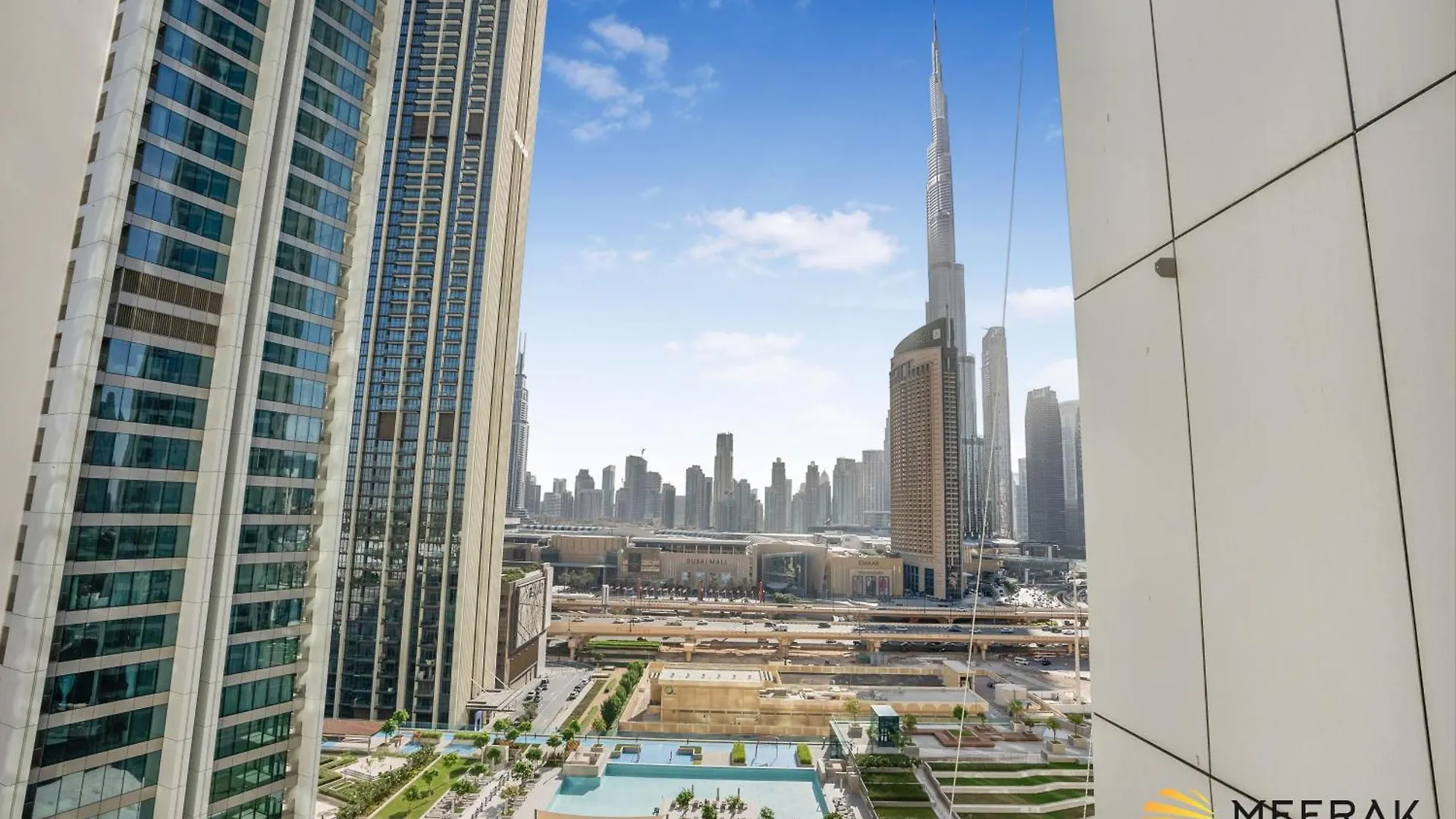 Meerak Homes - Burj Khalifa And Fountain View Downtown Elegance 2 Bed Apartment , Free Wifi, Parking, Gym And Pool Dubai